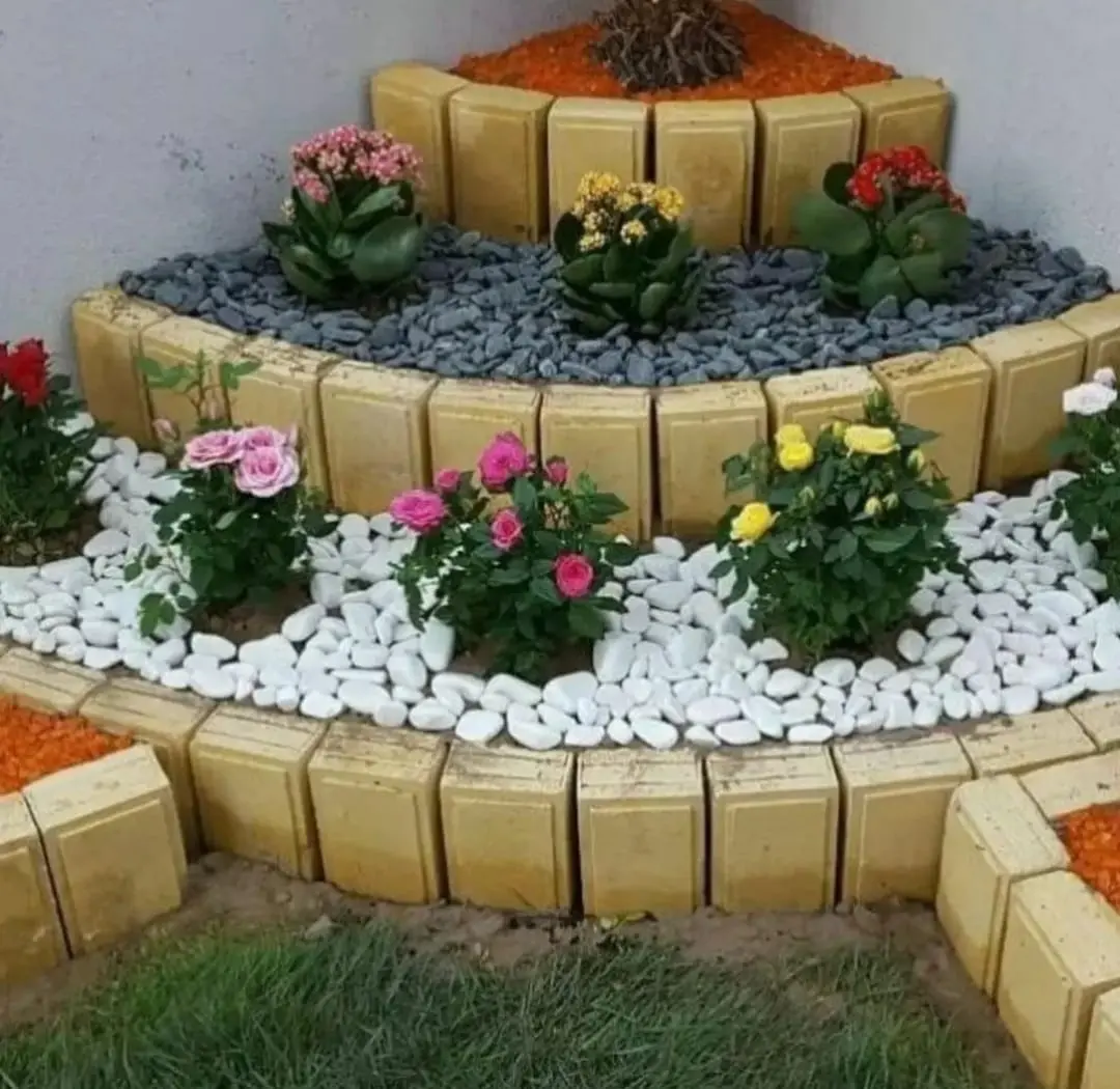 أحواض زراعية تنسيق الحدائق المنزلية في الرياض.
